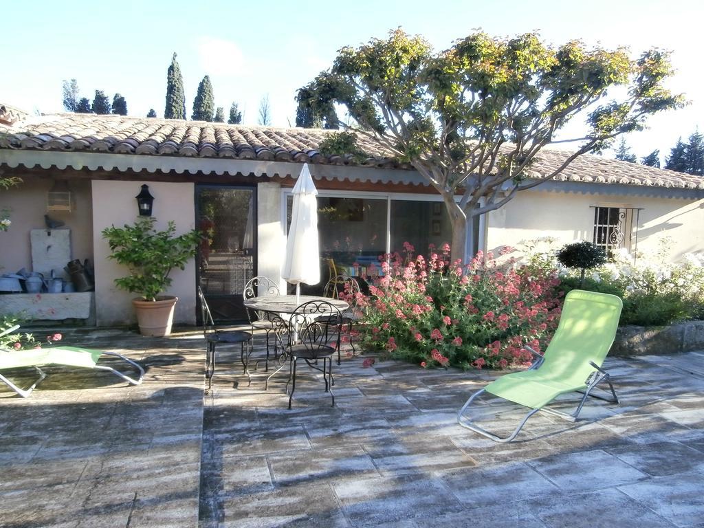 Les Grands Pins Villa Saint-Andiol Exterior photo